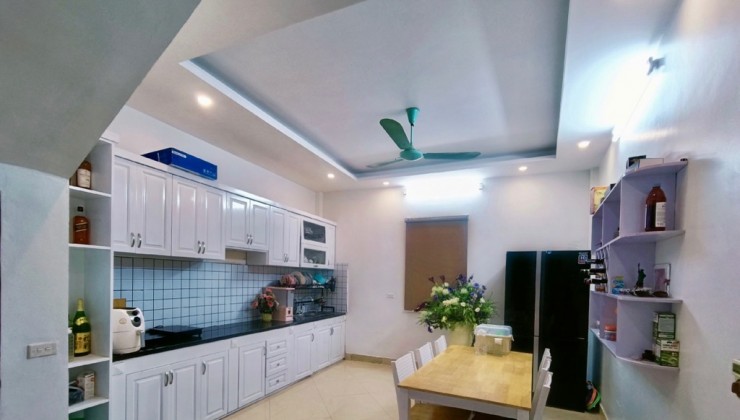 BÁN NHÀ HOÀNG MAI, GỐC ĐỀ. DT KHỦNG, Ở SƯỚNG 59M × 4 Tầng Chỉ 4 tỷ 950 triệu